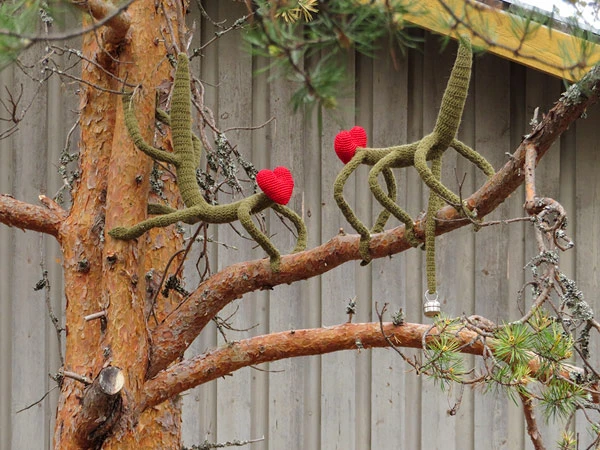 5c_ORANKI-ART-FeliekevanderLeest_TheFutureMr_-Ms_Heart-HeadedStick