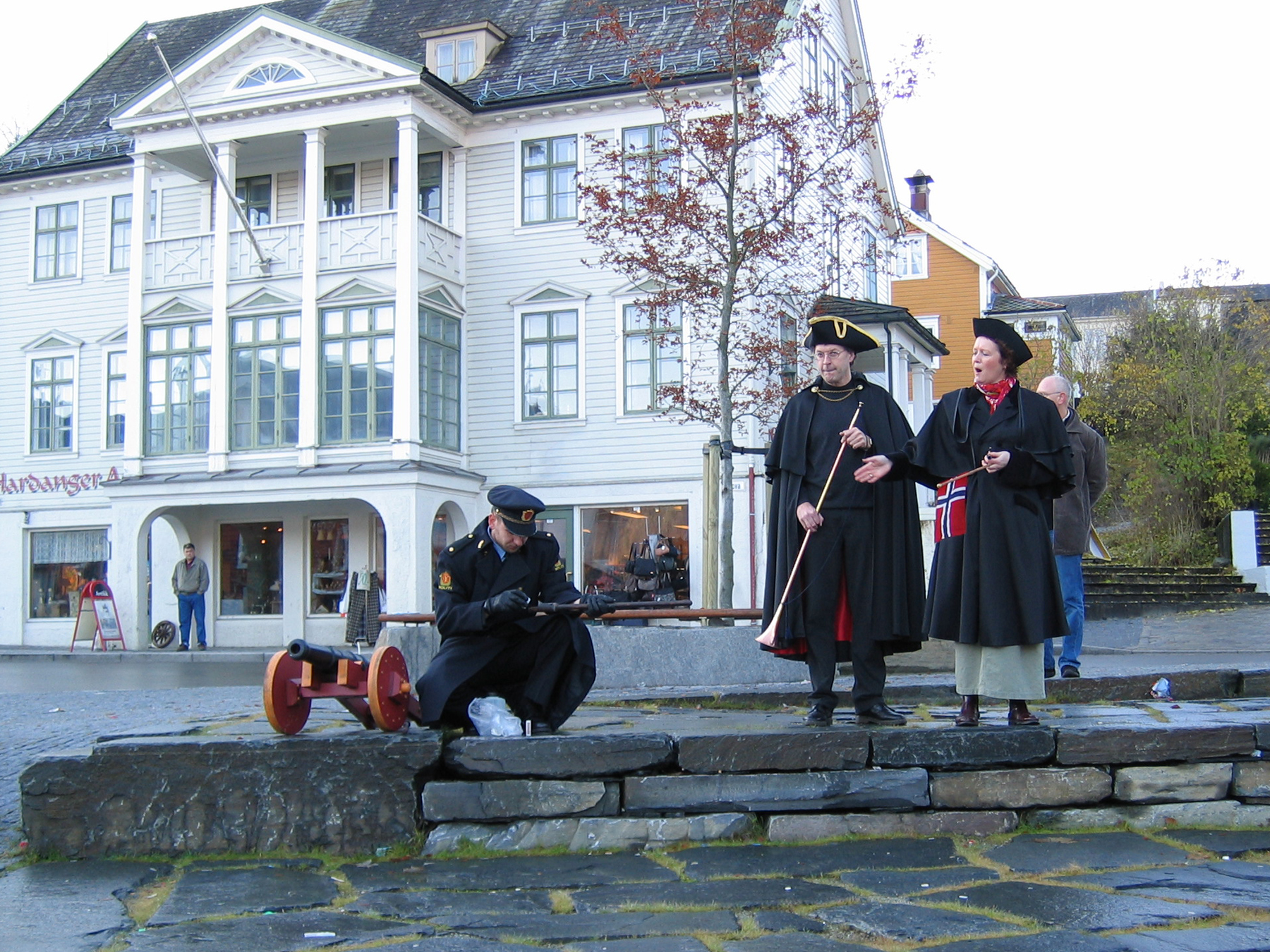 1a_10Aars-jubileum_LensmannsbetjentMagne%20Straumstein-ReidunHorvei-GeirBotnen